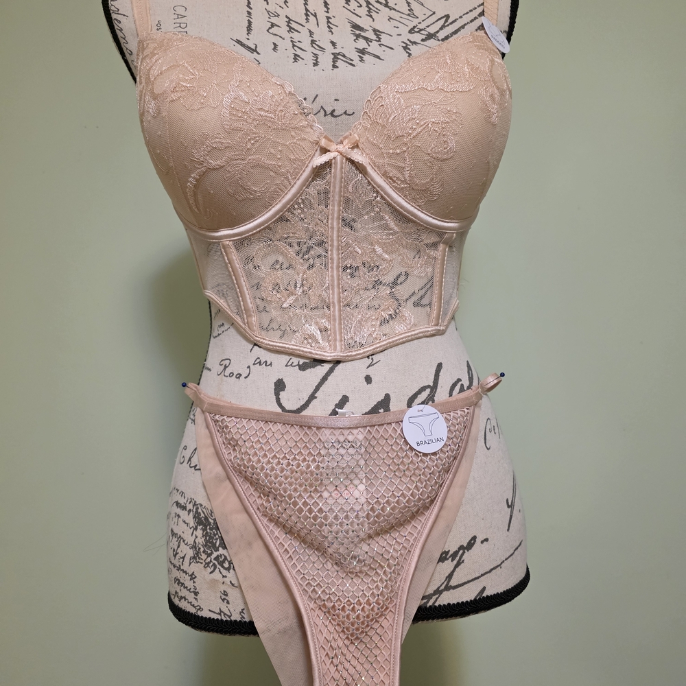 Luxurious Lace Bra Set in Cream